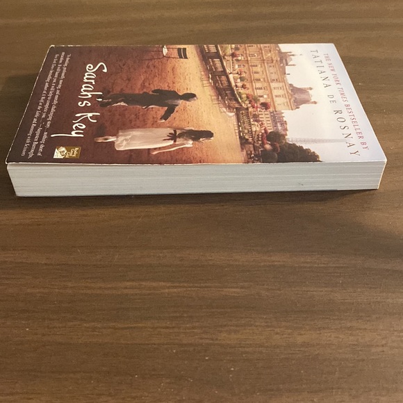 Sarah’s Key Paperback Book - Picture 4 of 7